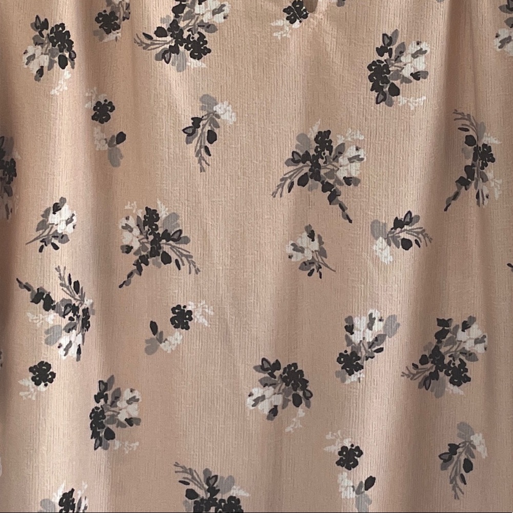 Delicate flower print blouse.